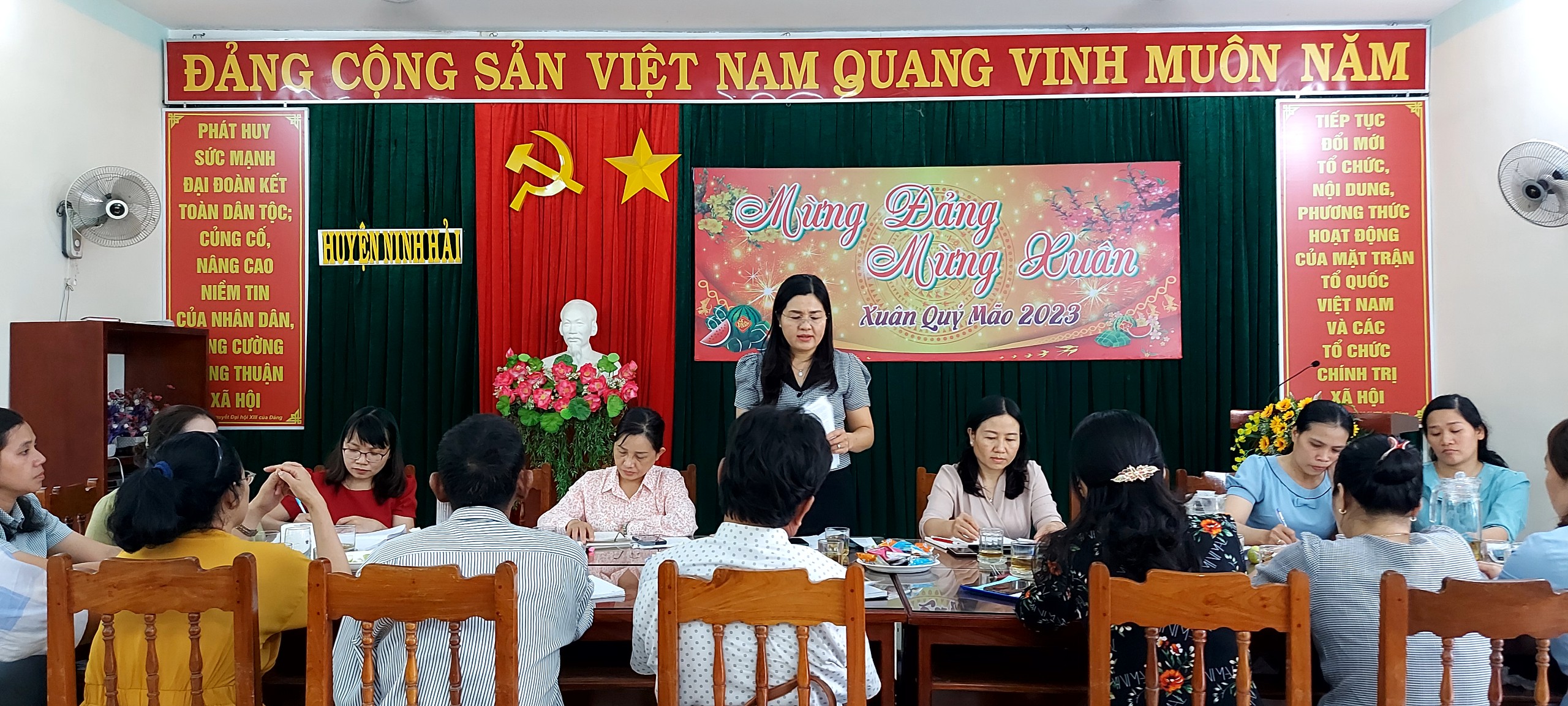 Ban Thường vụ Hội Liên hiệp Phụ nữ tỉnh Ninh Thuận tổ chức làm việc với Ban Thường vụ Hội LHPN 7 huyện, thành phố